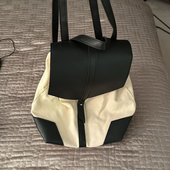 Black and white trendy backpack - Picture 4 of 4